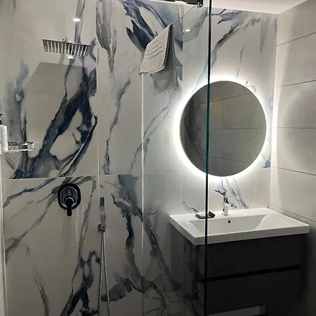 Blu Waters Boutique מלון