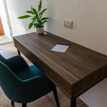 Blu Waters Boutique מלון