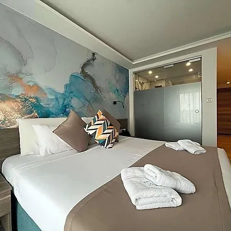 Blu Waters Boutique Hotel *
