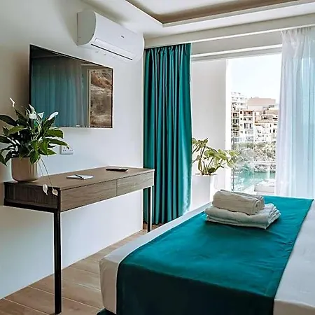 Blu Waters Boutique Hotel *
