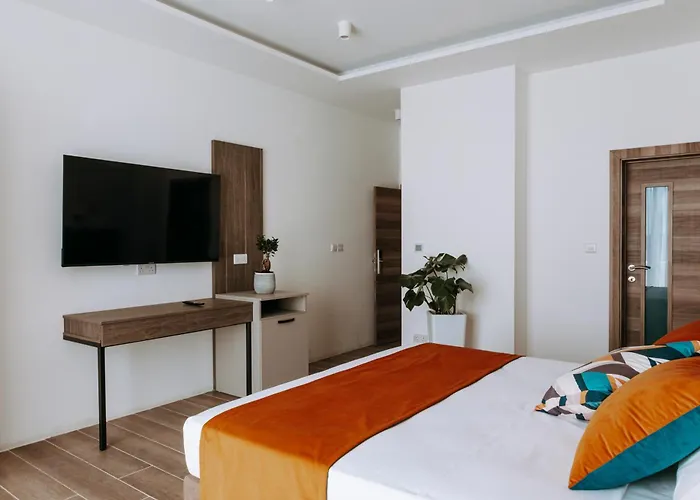 Blu Waters Boutique Hotel *